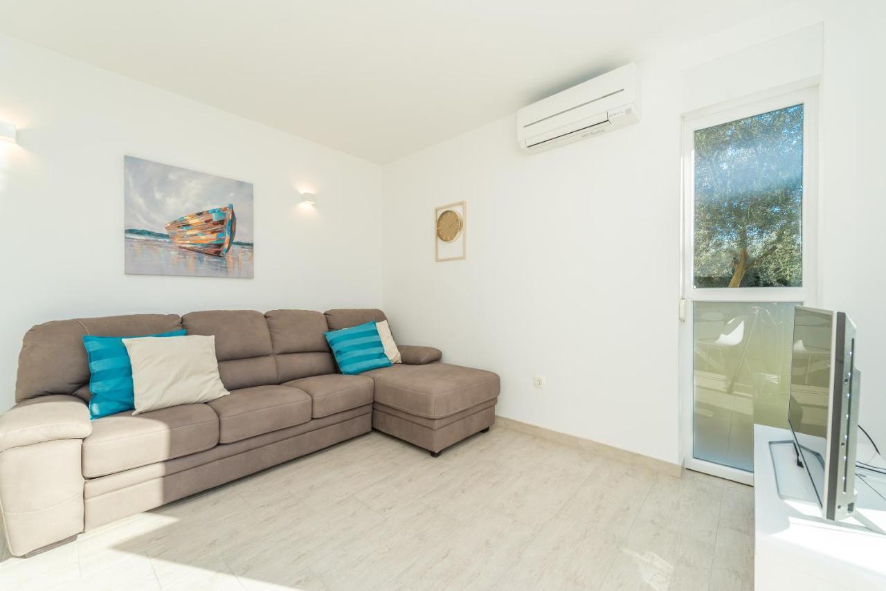 Villa Amfora - First Row By The Sea Bibinje Extérieur photo